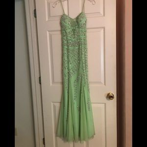 Cache Formal Dress